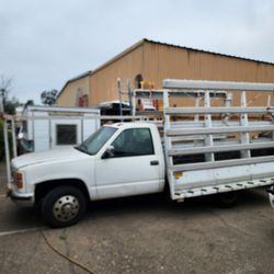 1999 GMC Flatbed Dually Glass Truck