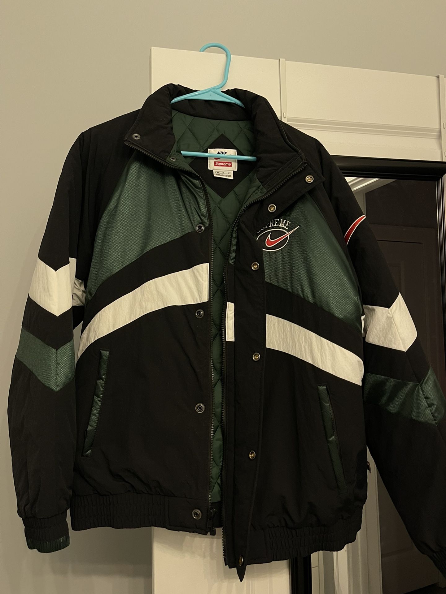 Supreme Nike Jacket for Sale in Irving, TX - OfferUp
