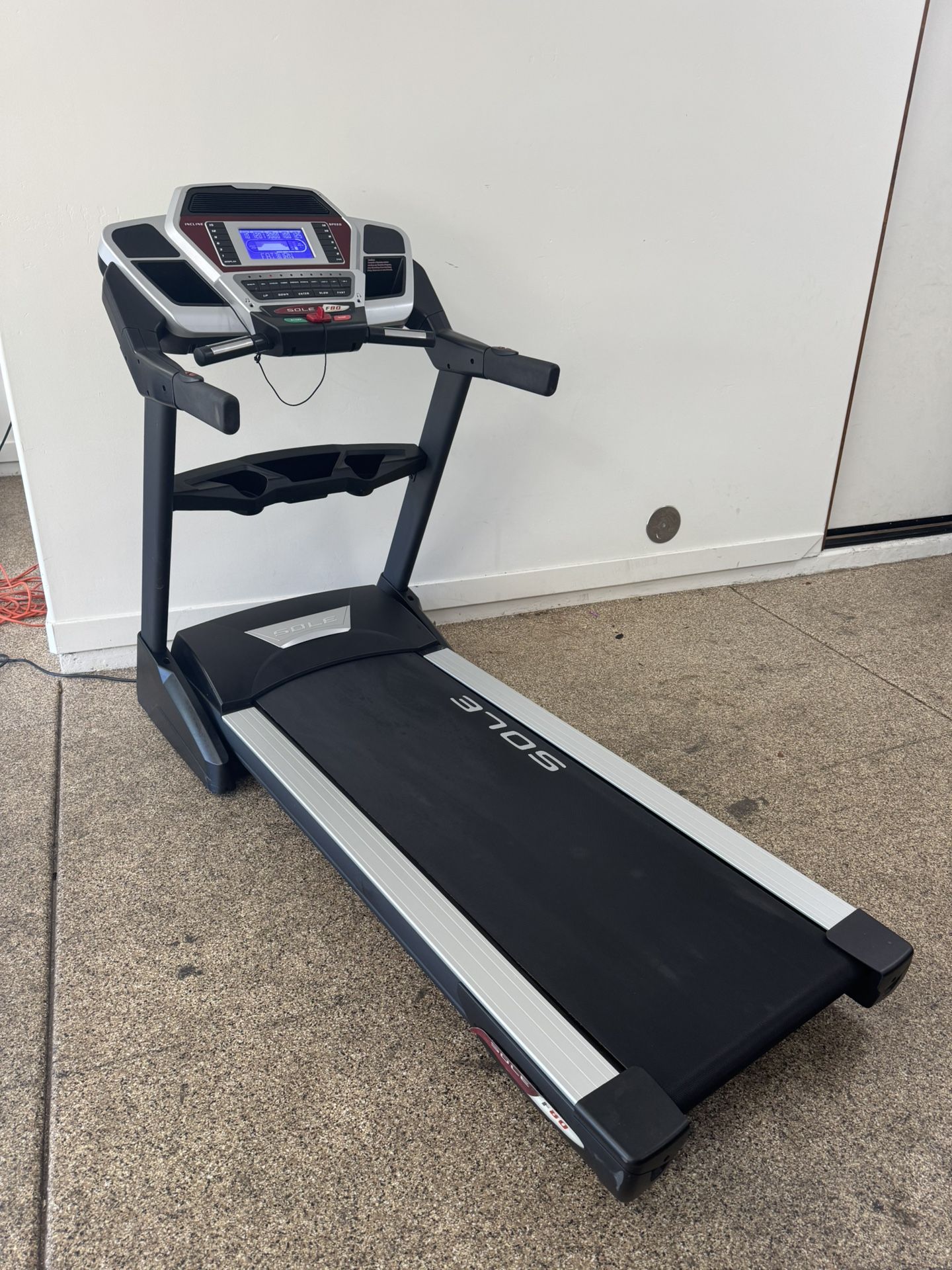 Sole F80 Treadmill With 15% incline And 12 MPH
