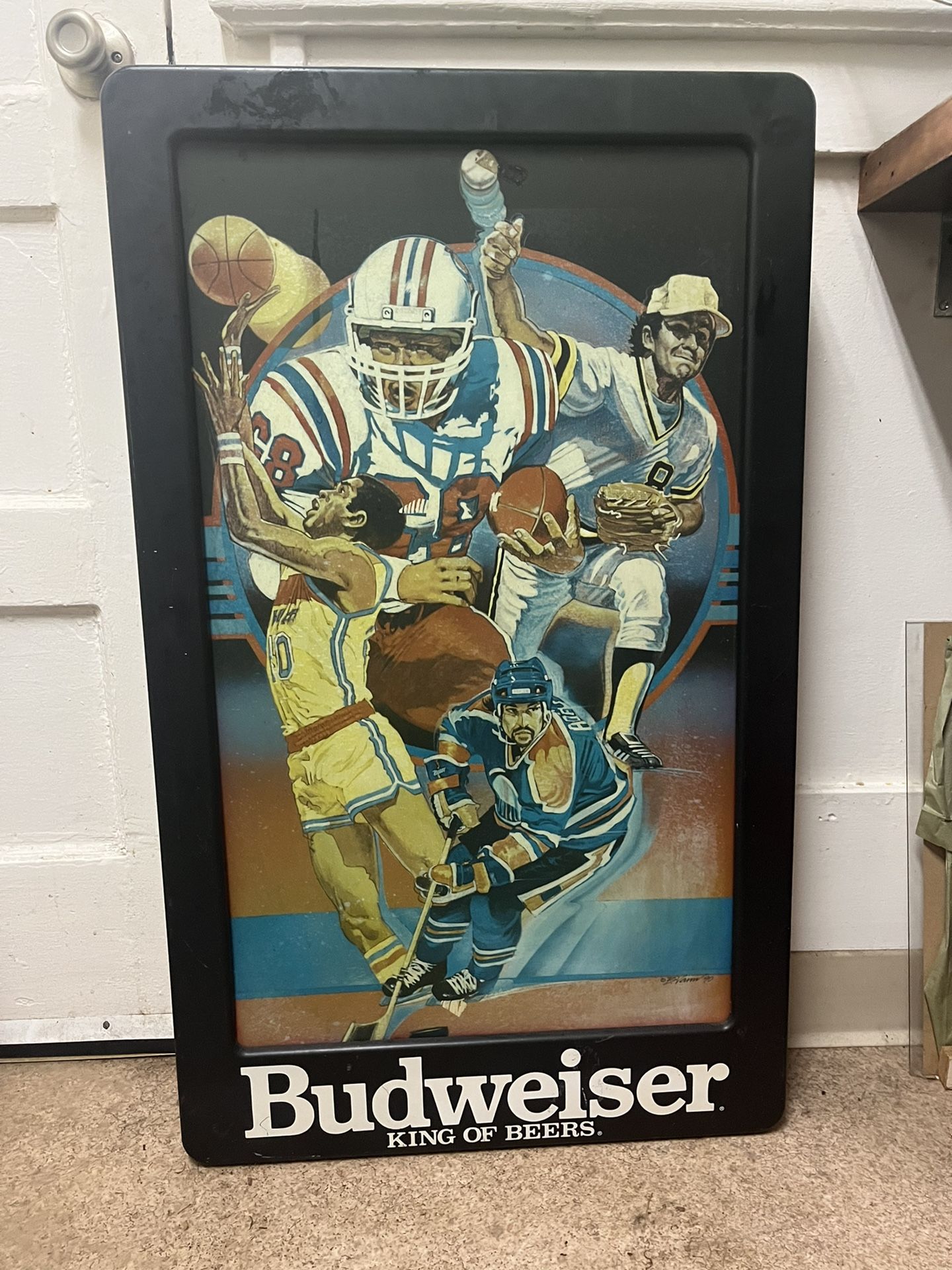 Budweiser Beer Sign. Lights Up.