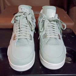 Air Jordan 4 Retro