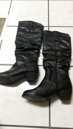 Ladies black boots, size 6.5