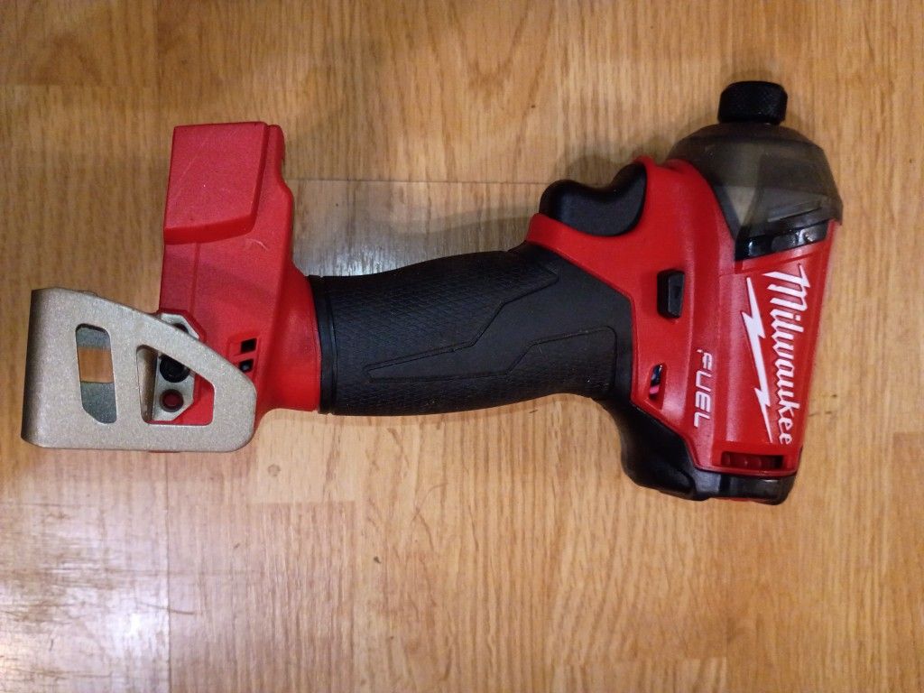 ONLY TOOL  M18 MILWAUKEE FUEL SURGE IMPACT DRILL 