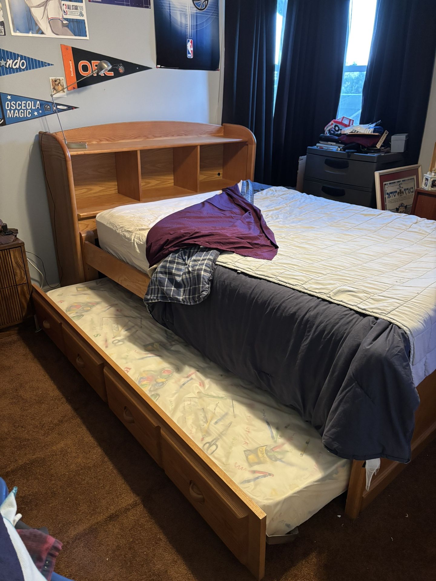 Oak Full Size Bed With Twin Trundle