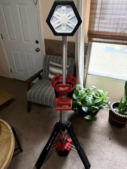 Milwaukee M18 18-Volt Lithium-Ion Cordless Rocket Dual Power Tower Light (Tool-Only)