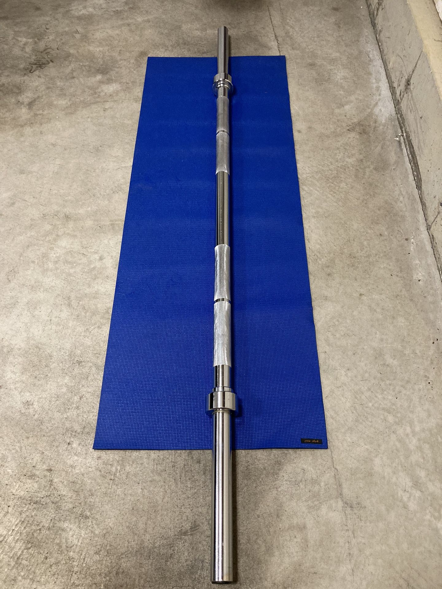 York Barbell 2” Solid Knurled Axle Bar