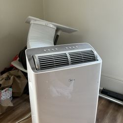 Midea 550sqft/14000BTU AC Unit