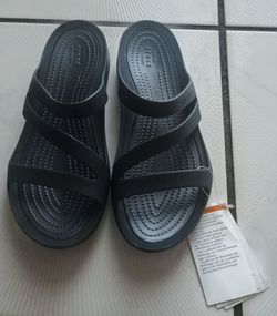 WOMEN'S CROCS BLACK SWIFTWATER  SANDALS SIZE 8 NWT