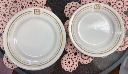 Walt Disney World Vintage Restaurant Dessert/Bread Plates Set Of 2