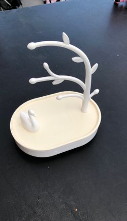 Swan jewelry holder
