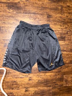Jordan Retro 11 size L shorts