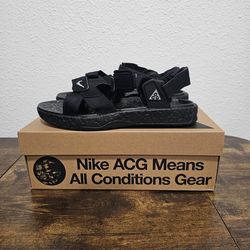 Nike ACG AIR DESCHUTZ+  Size 9