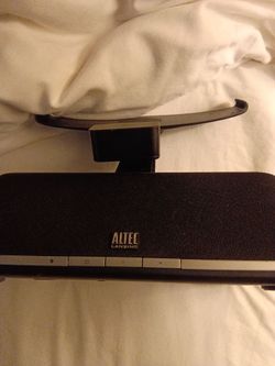 Apple 30-pin retro speaker dock / Altec Lansing retrospeaker doc holds iPad iaccessories