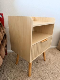 Set of 2 night stands