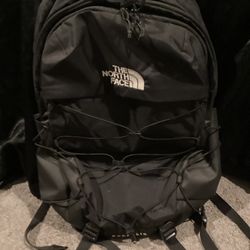 North Face Borealis Backpack – Black – Great Condition