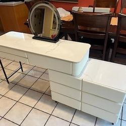 VANITY, 9 Drawers, Lighted With Lighted Mirror