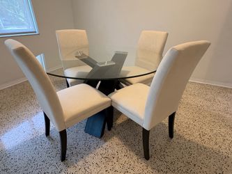 Dining table w/4 chairs