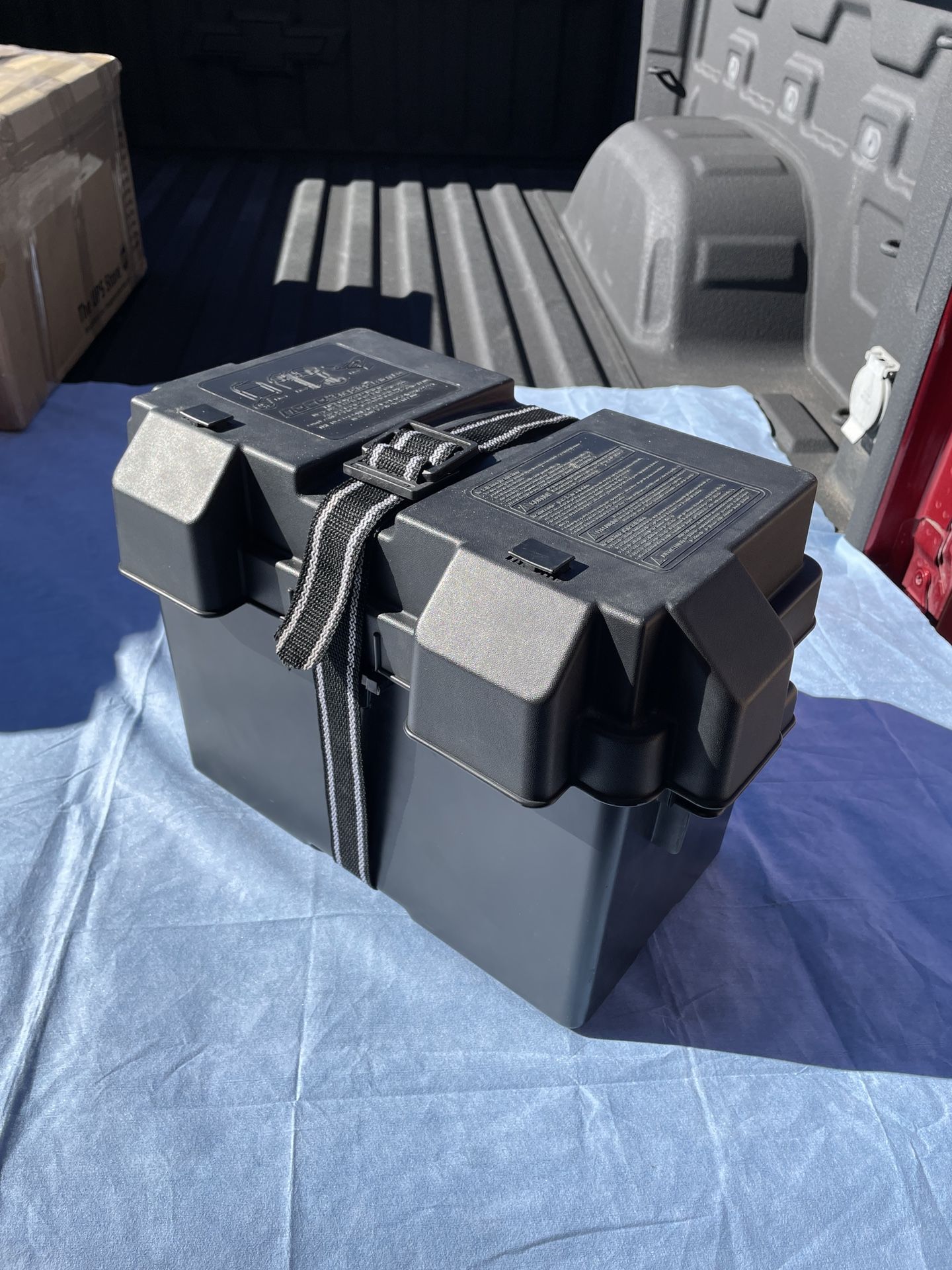 Marine RV Toyhauler Battery Box Group 27 Size for Sale in Phoenix, AZ