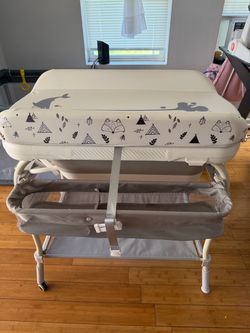 Baby bathtub / changing table