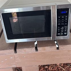 Sharp Carousel Microwave Like New The Sell For Couple Hundred Buck Letting It Go For 75$