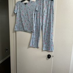 Beautiful comfy fabric women’s Lemite pajama set like new size S / M