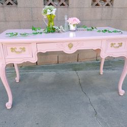 Lovely Pink French Provincial Desk