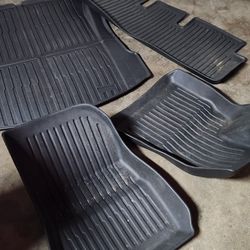 2018 Tesla Model 3 Mats. 