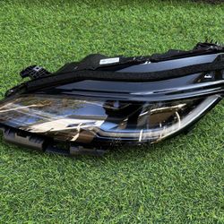 Tesla Model 3 Left Driver Side Headlight Luz Izquierda Chofer 2024 2025 2026