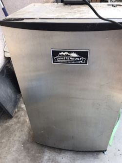 Electric smoker