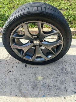 JUEGO DE 4 AROS DOdge 20" OME LOS 4AROS Y 2 GOMAS MAS POR TOTAL 6 GOMAS 245/45R20