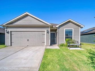 3 Beds 2 Baths - House