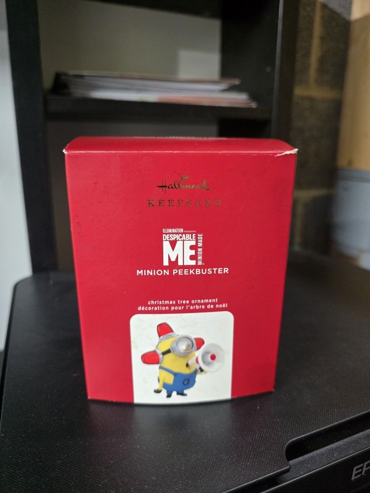 2020 Hallmark Ornament Despicable Me Minion Peekbuster NIB