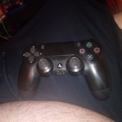 PS4 Controller 