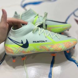 Soccer Cleats Nike Phantom GT2 Elite FG soccer cleats 