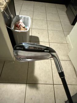 Taylor made sim DHY driving iron 4 stiff flex