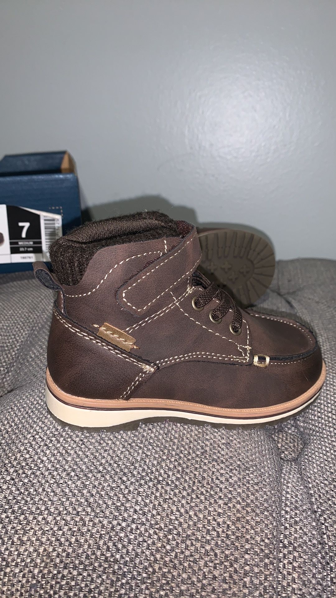 Brown Magellan boots for a boy or girl😊
