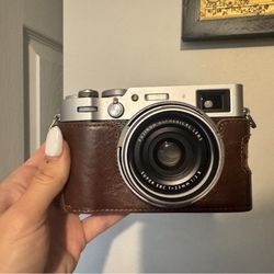 📷 Fujifilm X100V – Silver –  ⭐ •Used only twice – pristine condition