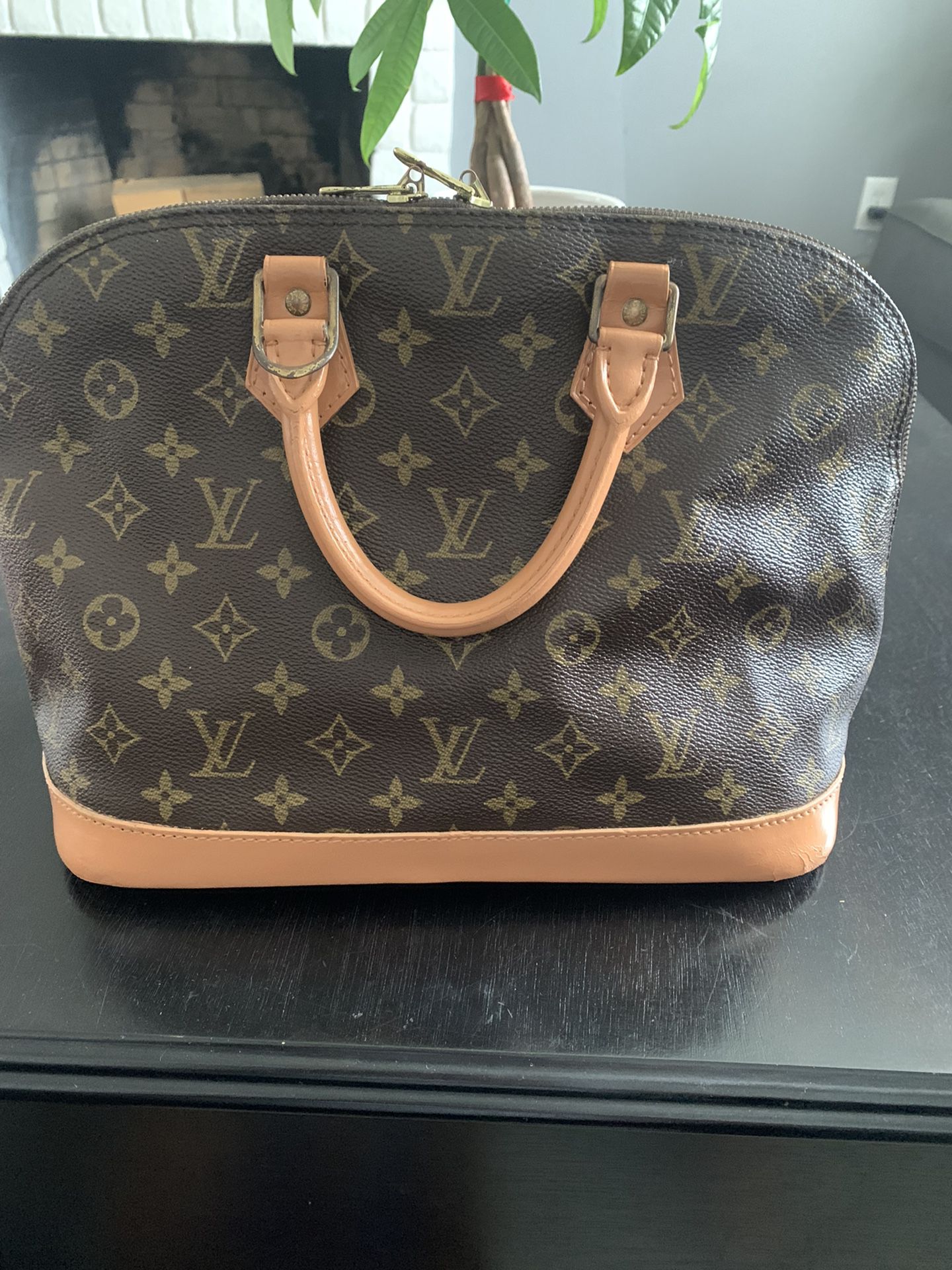 Louis Vuitton Monogram Chain Necklace for Sale in Los Angeles, CA - OfferUp
