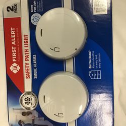 First Alert 10 Year Battery Smoke Alarm w/Safety Path Light