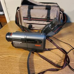 RCA PR0846 8mm Camcorder Video Camera kit. Works
