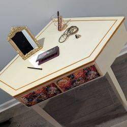 Corner Vanity/Corder desk