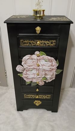 Jewelry armoire (1604 & marbach)