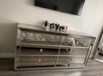 Z Gallery 6 Drawer Chest Cabinet