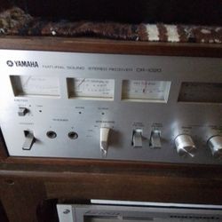 Vintage  Auido Yamaha CR 1020 AM / FM Natural Sound Stereo Receiver Made In JAPAN 70 WATTS Per Channel Technics Direct Drive Player System SL- 1500 