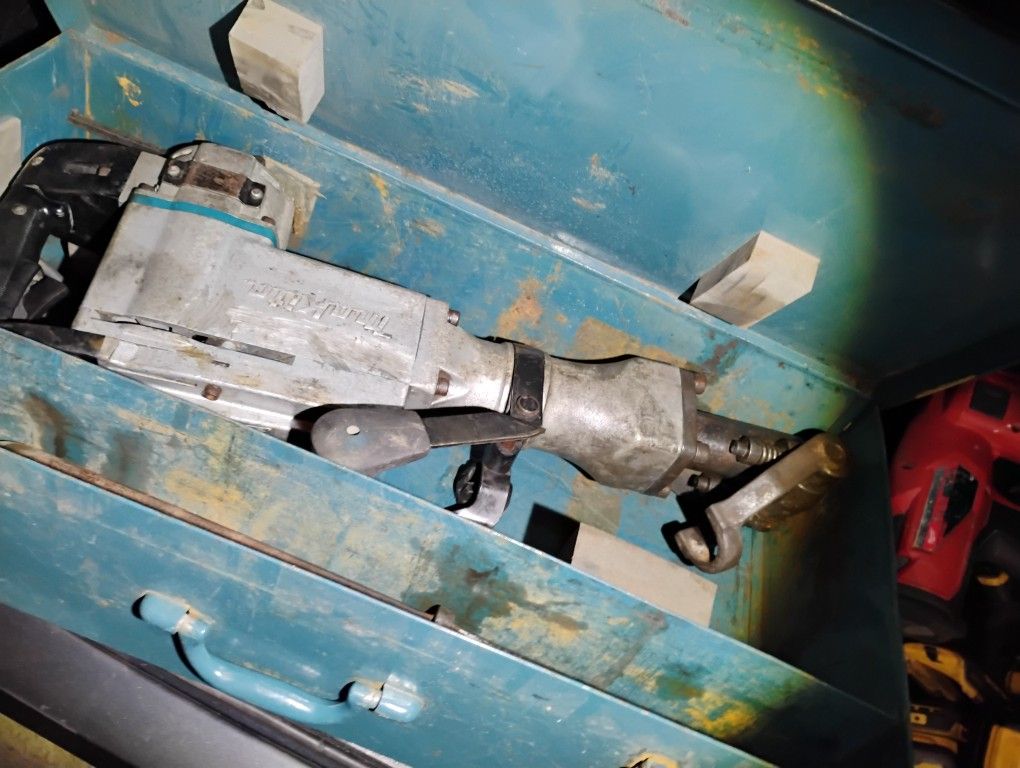 Makita Demolition Hammer