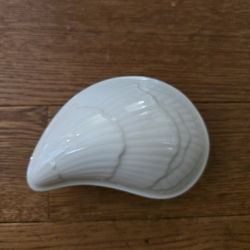 Lenox Shell-Shaped Two-Piece Trinket Box