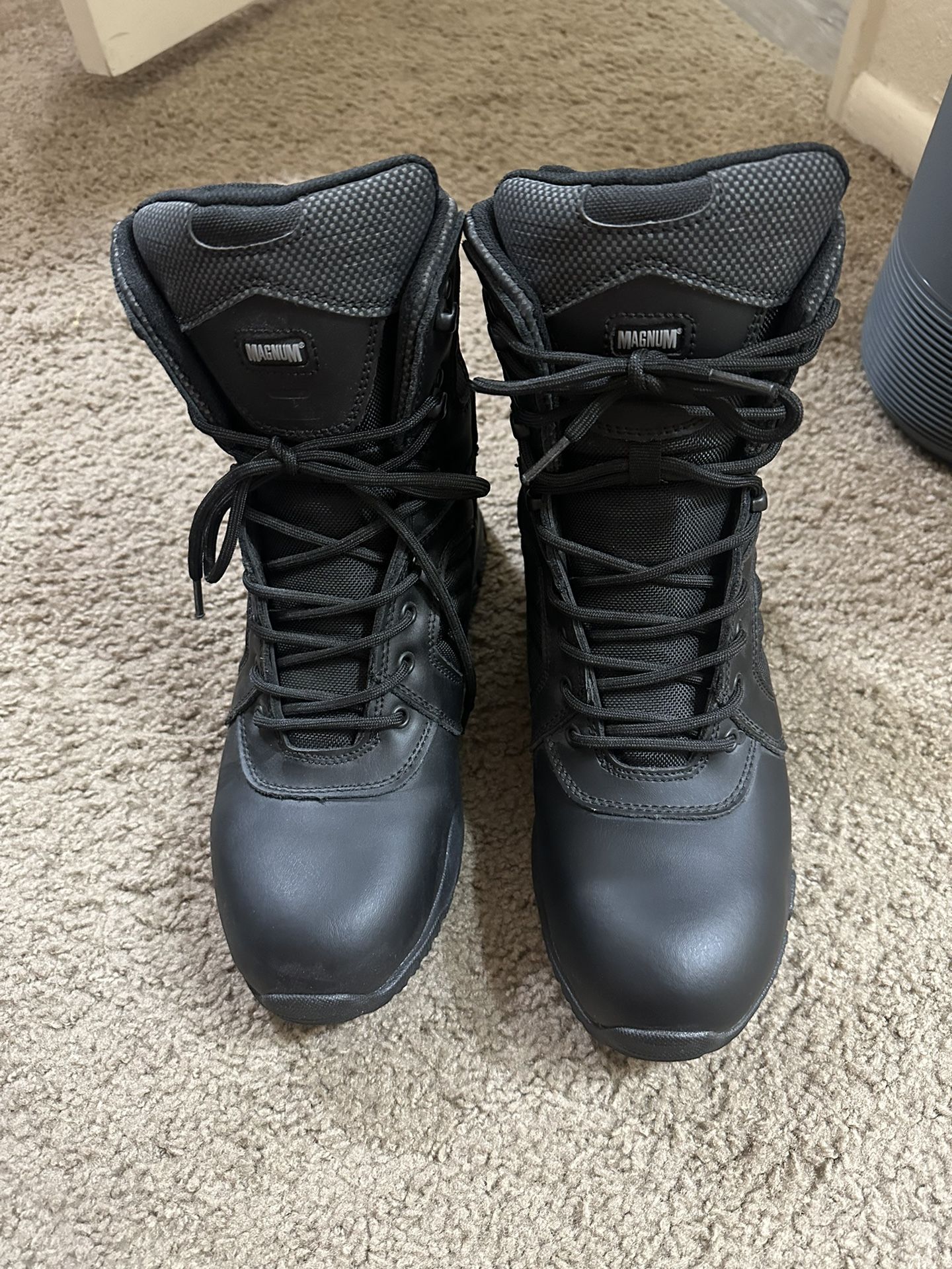 Black Magnum Zipper Boots