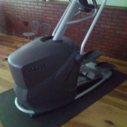 Octane Fitness Ellipticl Machine