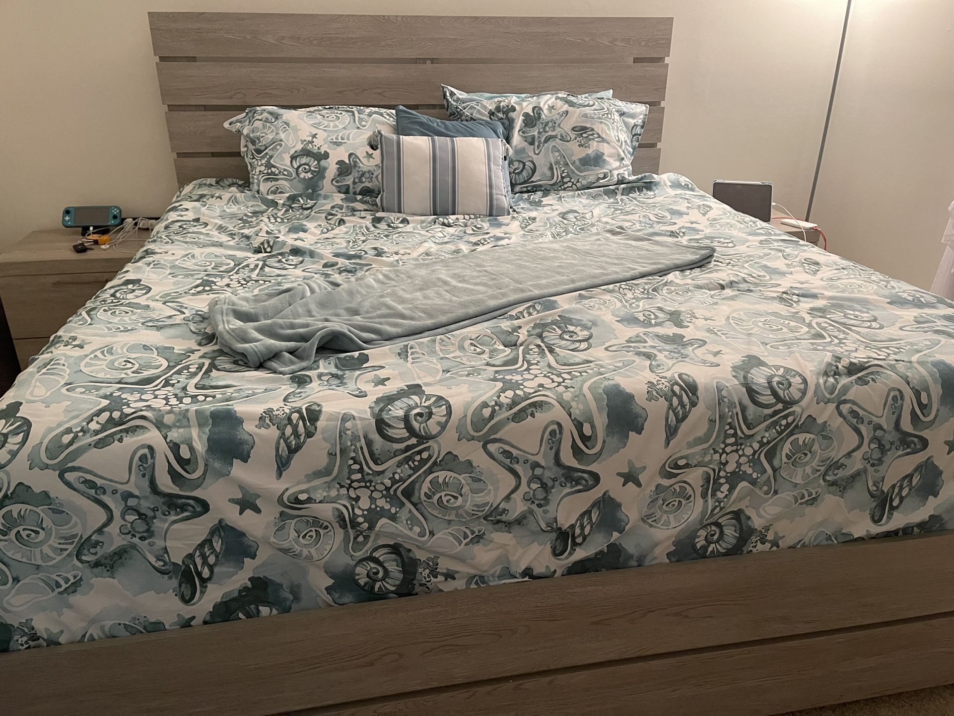 Kyla King Size Bed