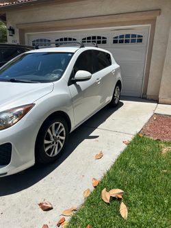 2013 Mazda 3 i-Touring Hatchback